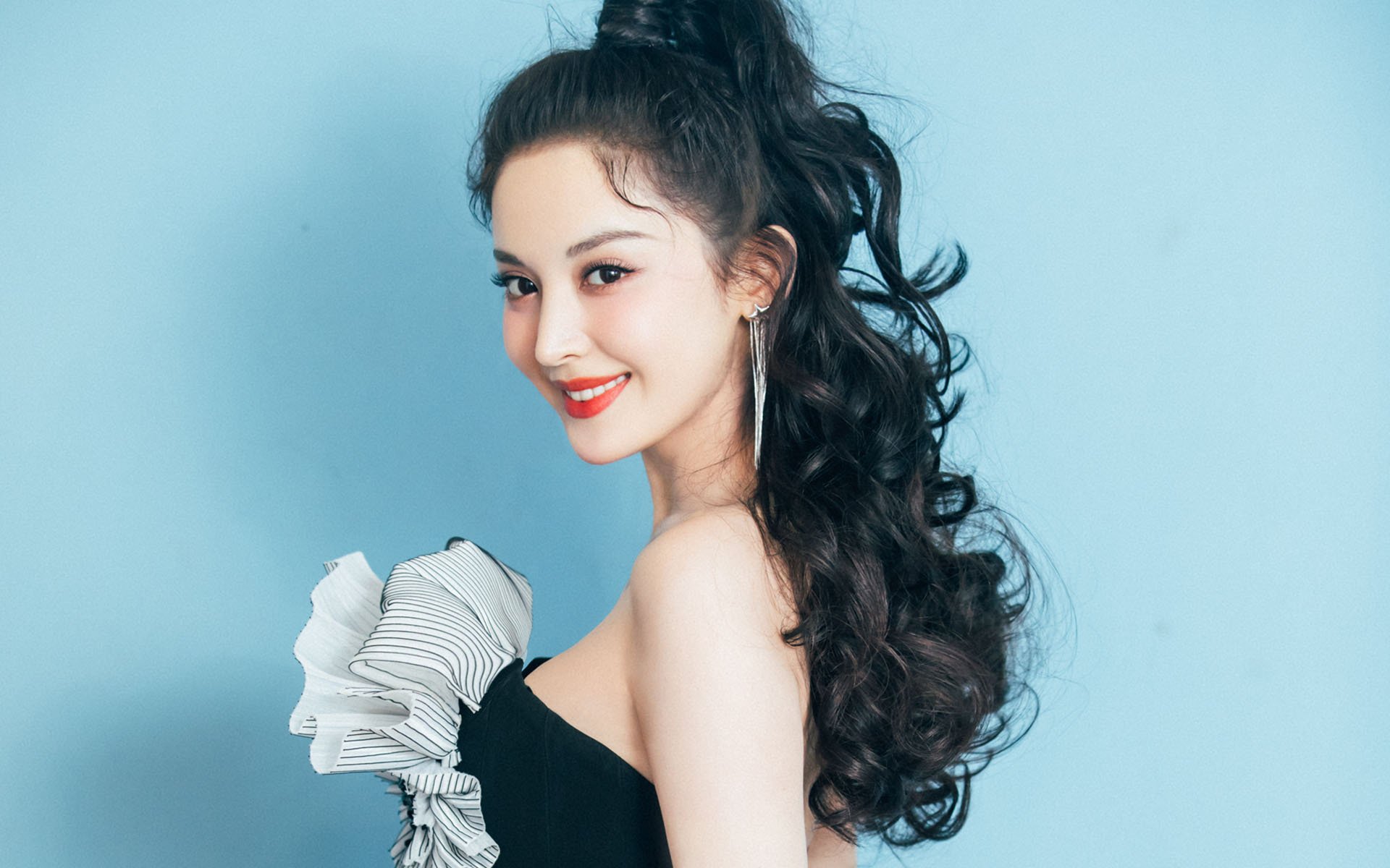 西甲教练团队基于数据分析优化中场控制策略,西甲最强中场