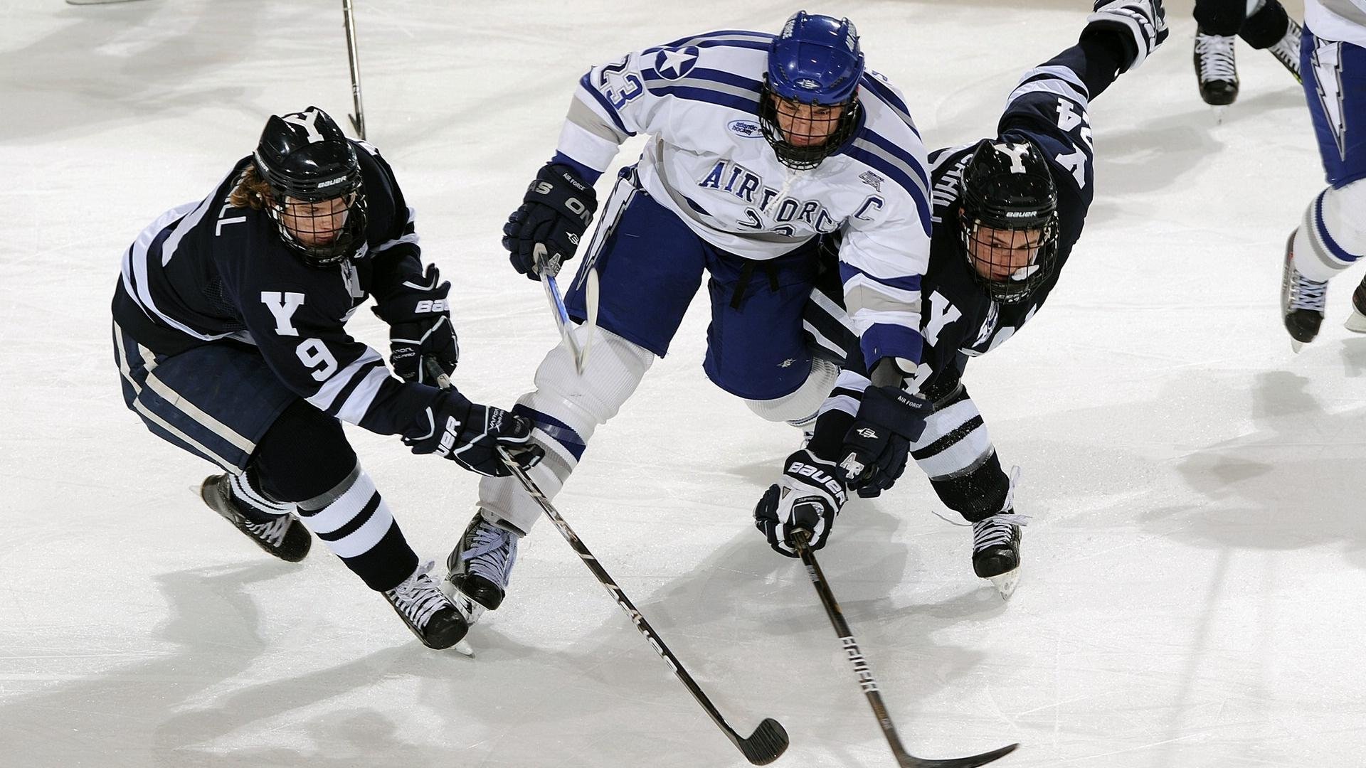 拜仁局部压迫迫使博卡传球失误，拜仁压迫打法